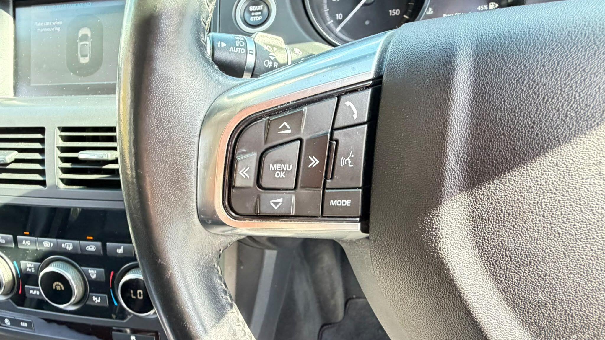 Land Rover Discovery Sport view 20