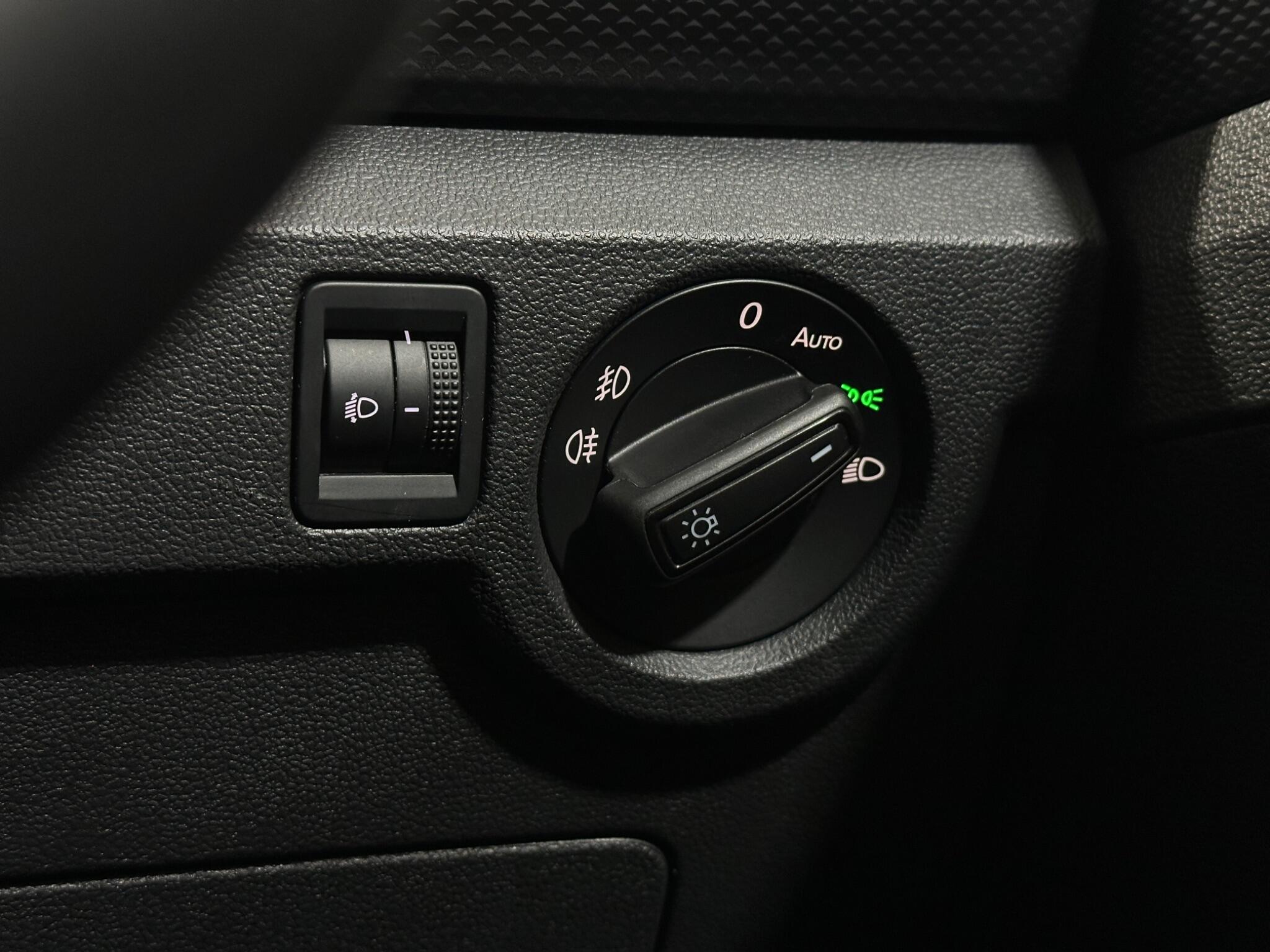 Volkswagen T-Cross view 17