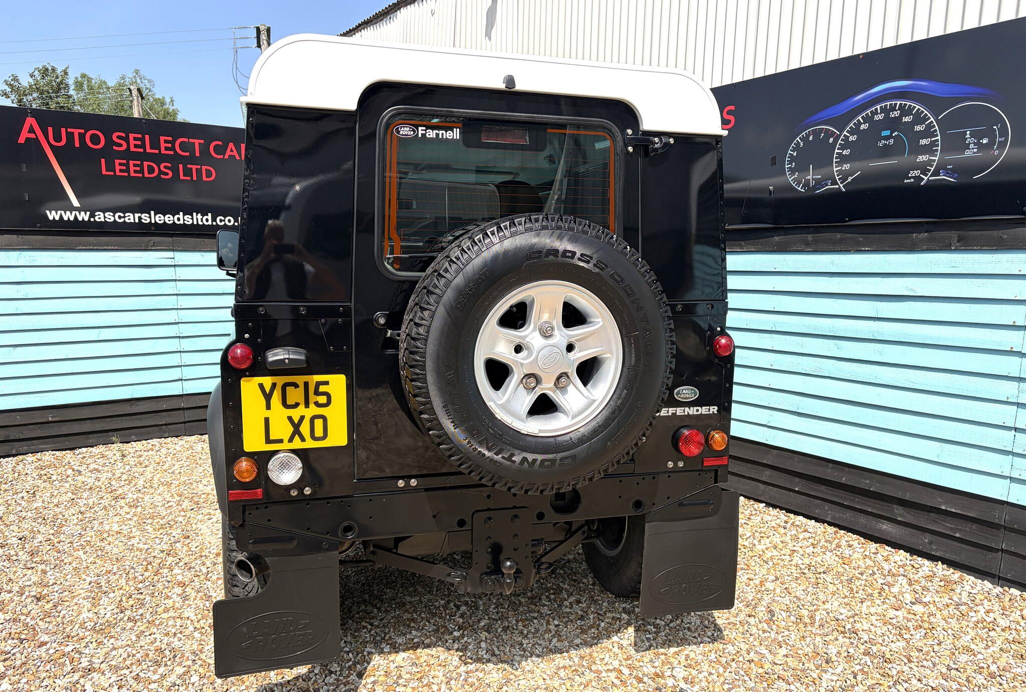 Land Rover Defender view 22