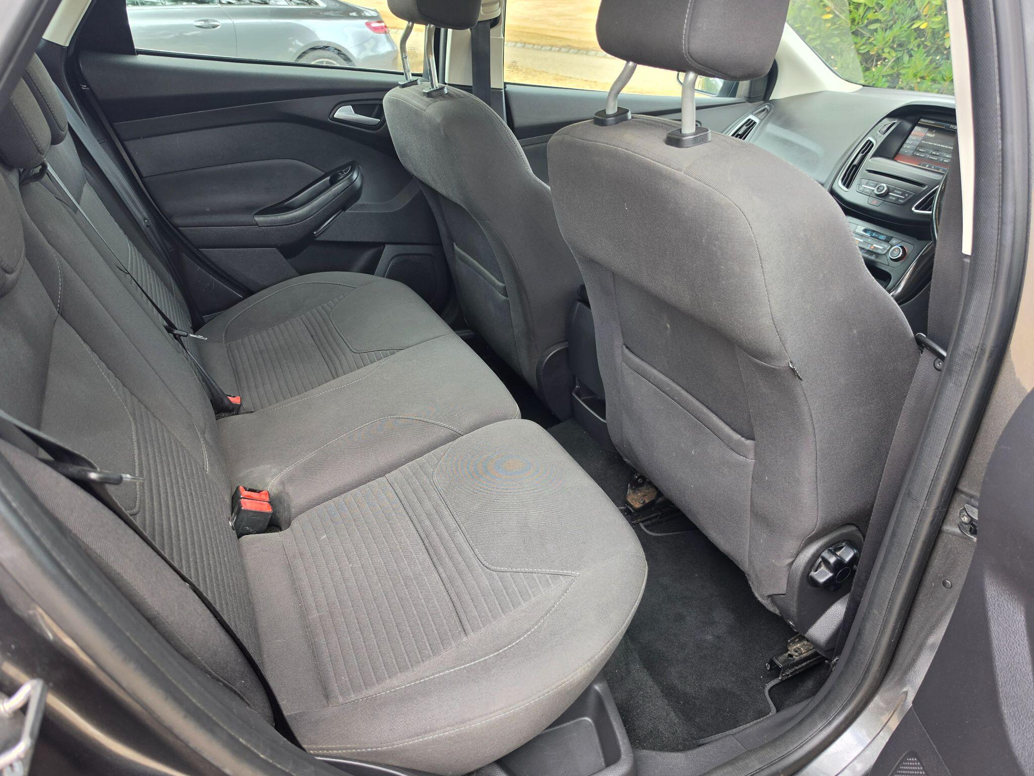 Ford Focus view 36