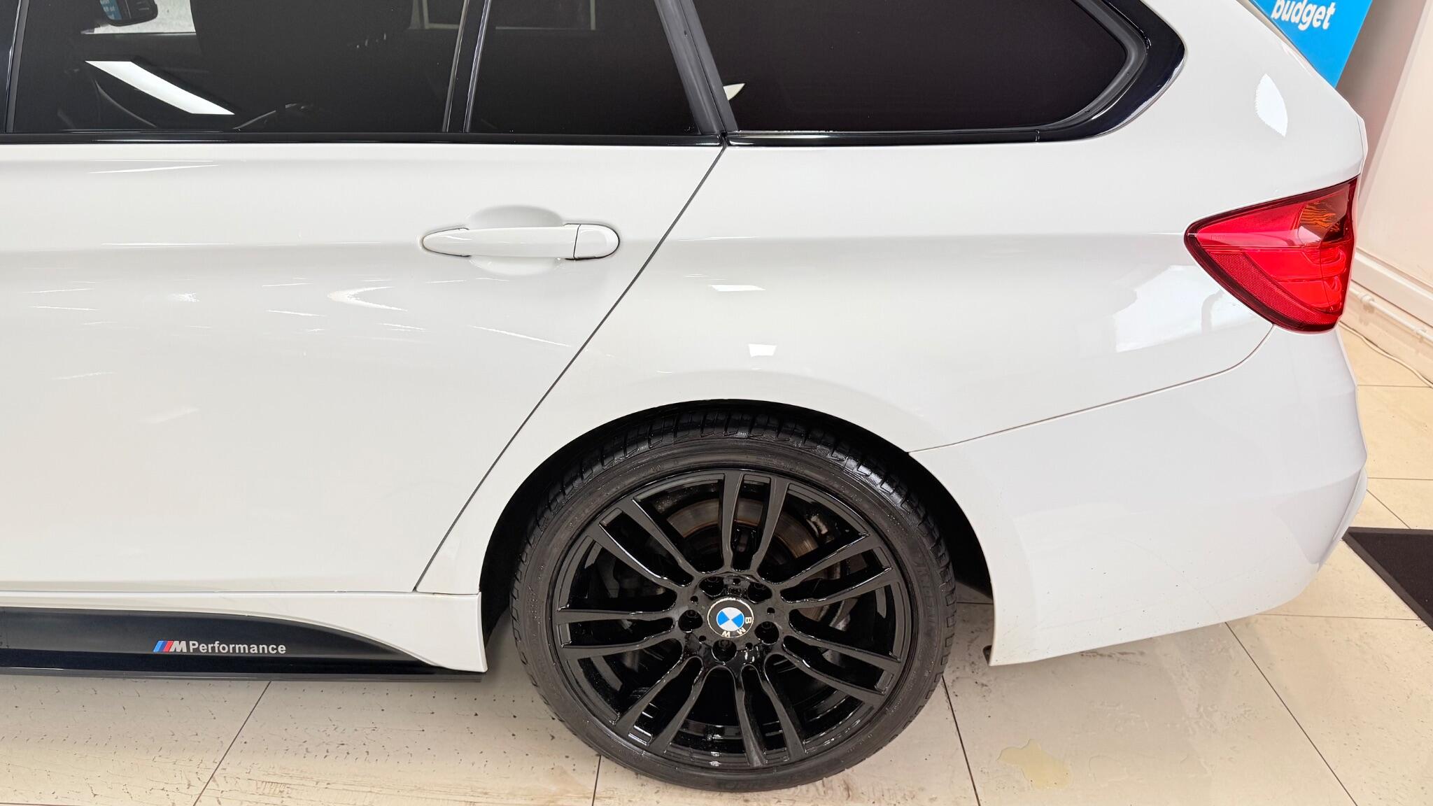 BMW 3 Series view 34