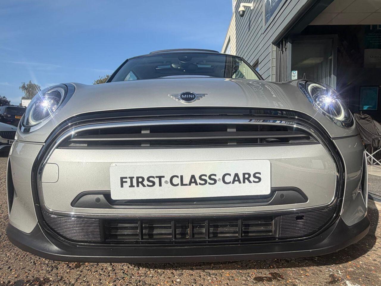 Mini Hatch view 9