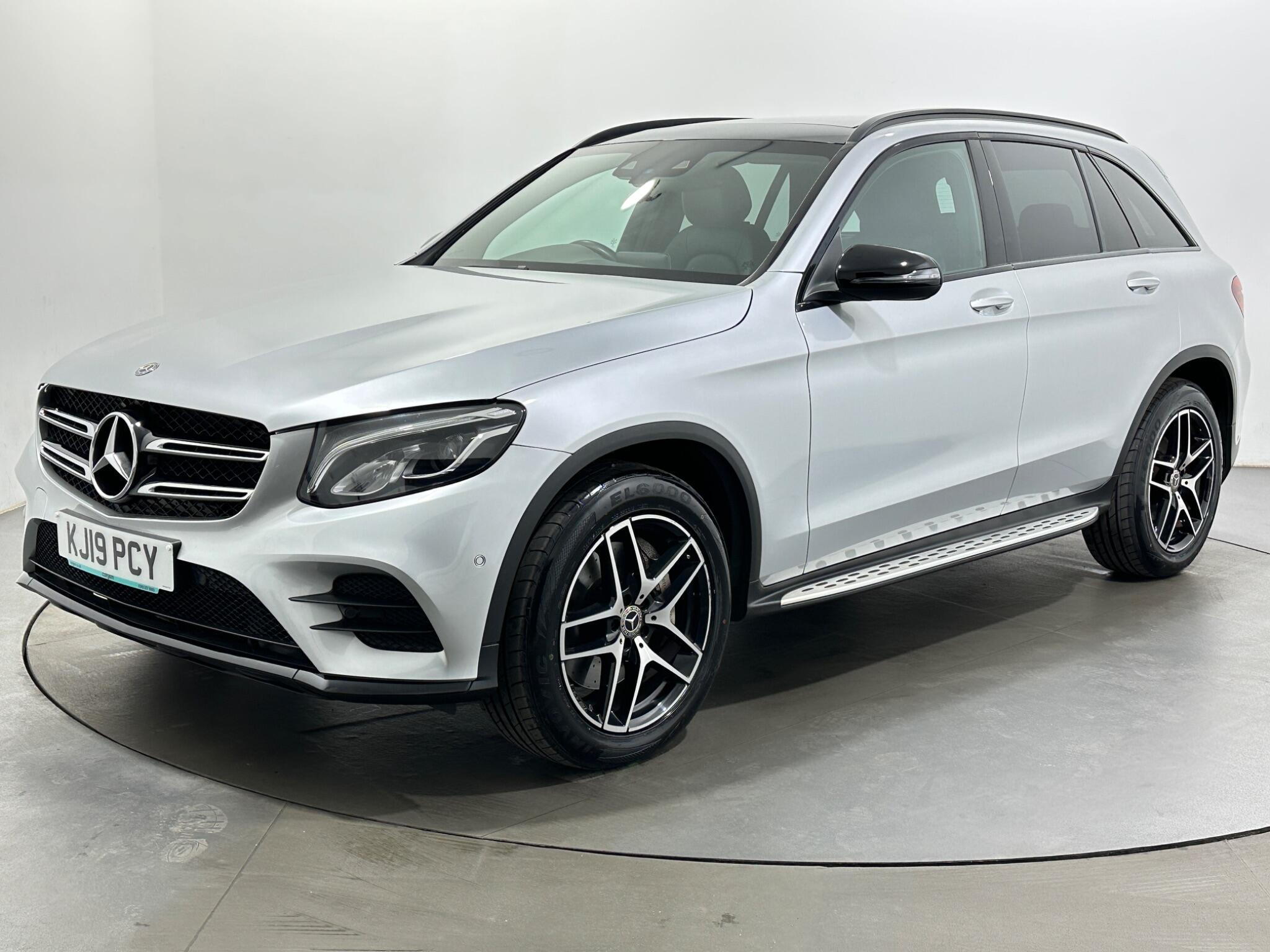 Mercedes-Benz GLC view 4