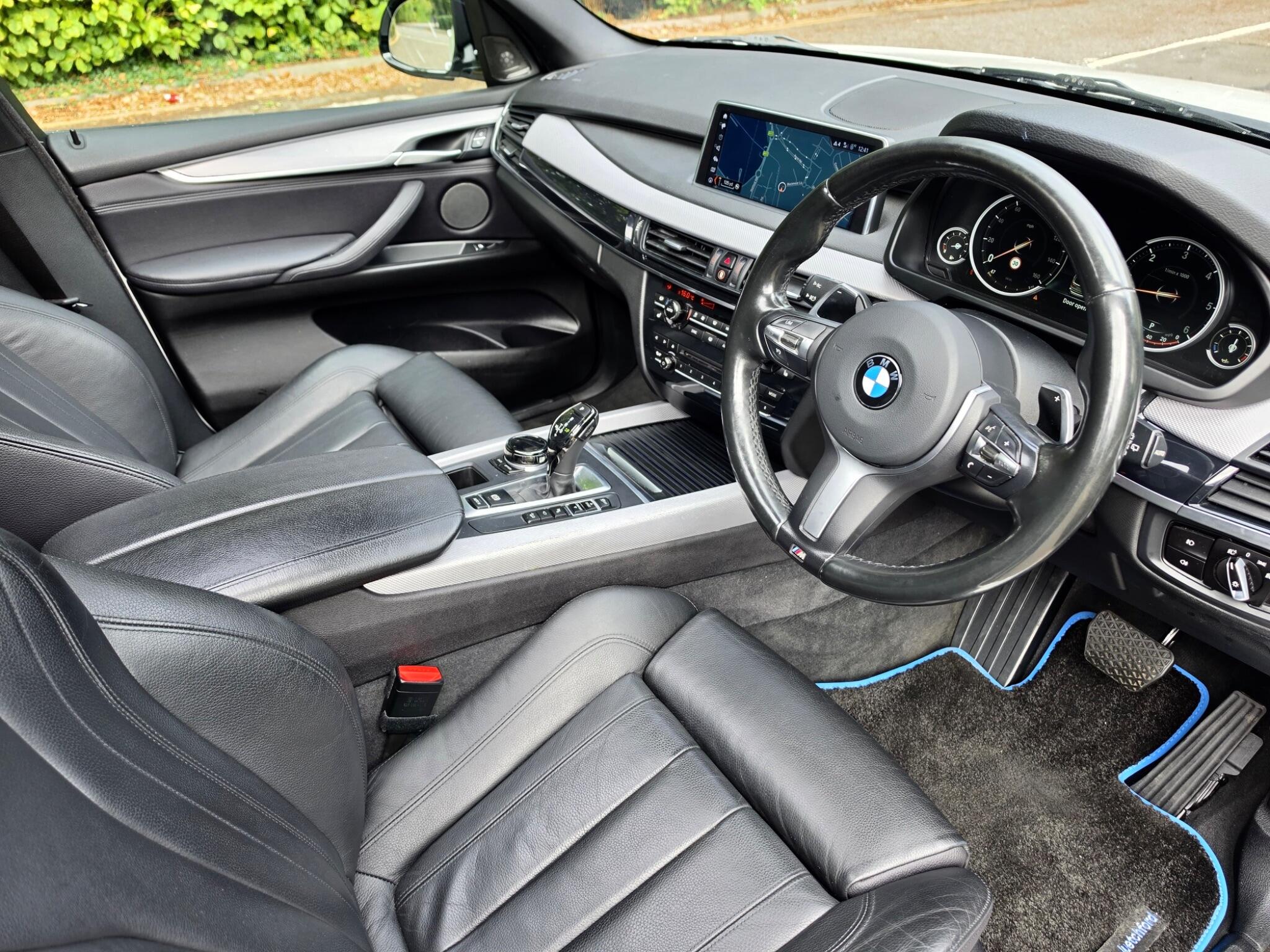 BMW X5 view 4