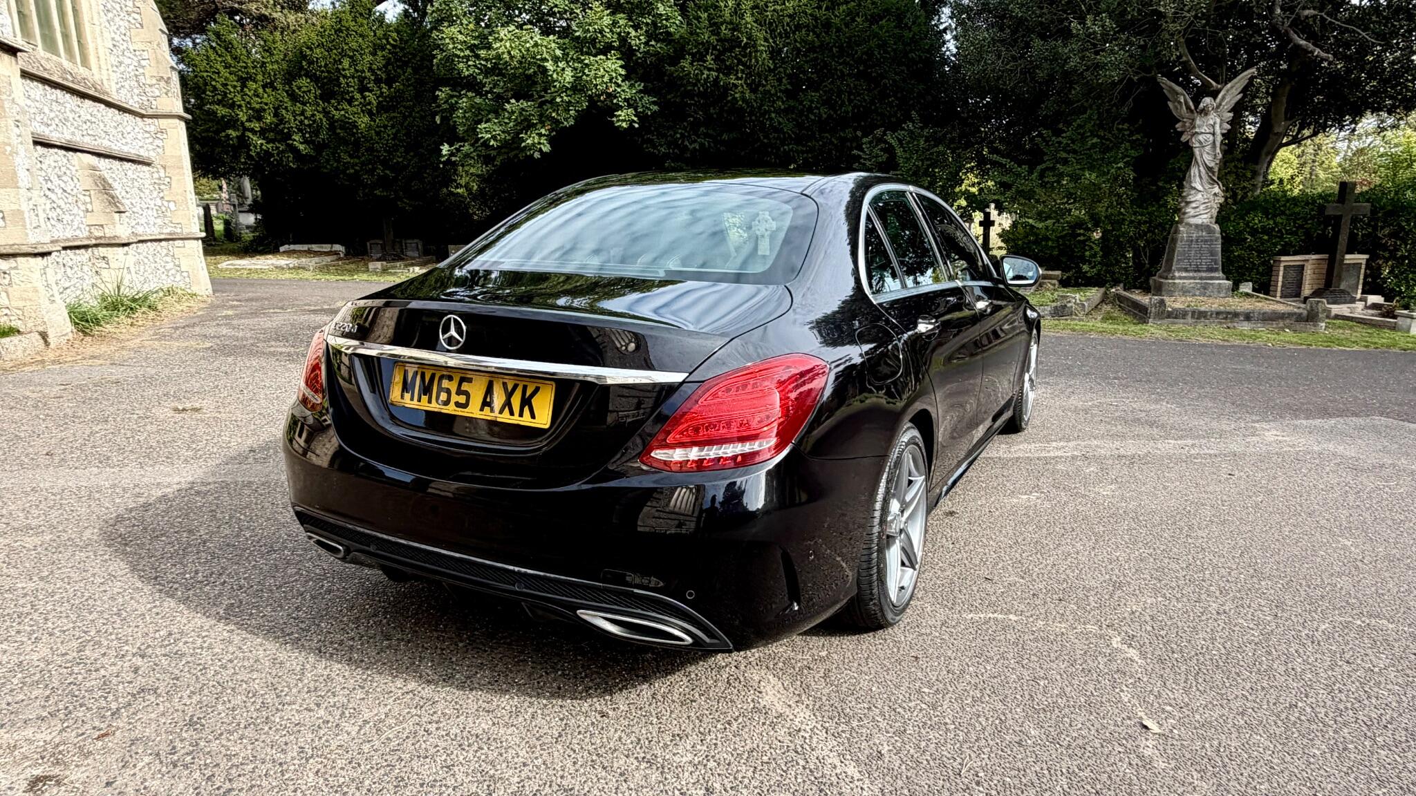 Mercedes-Benz C-Class view 23