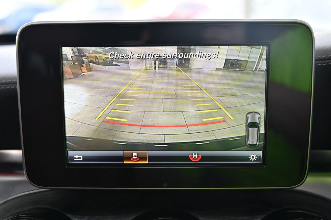 Mercedes-Benz C Class view 23