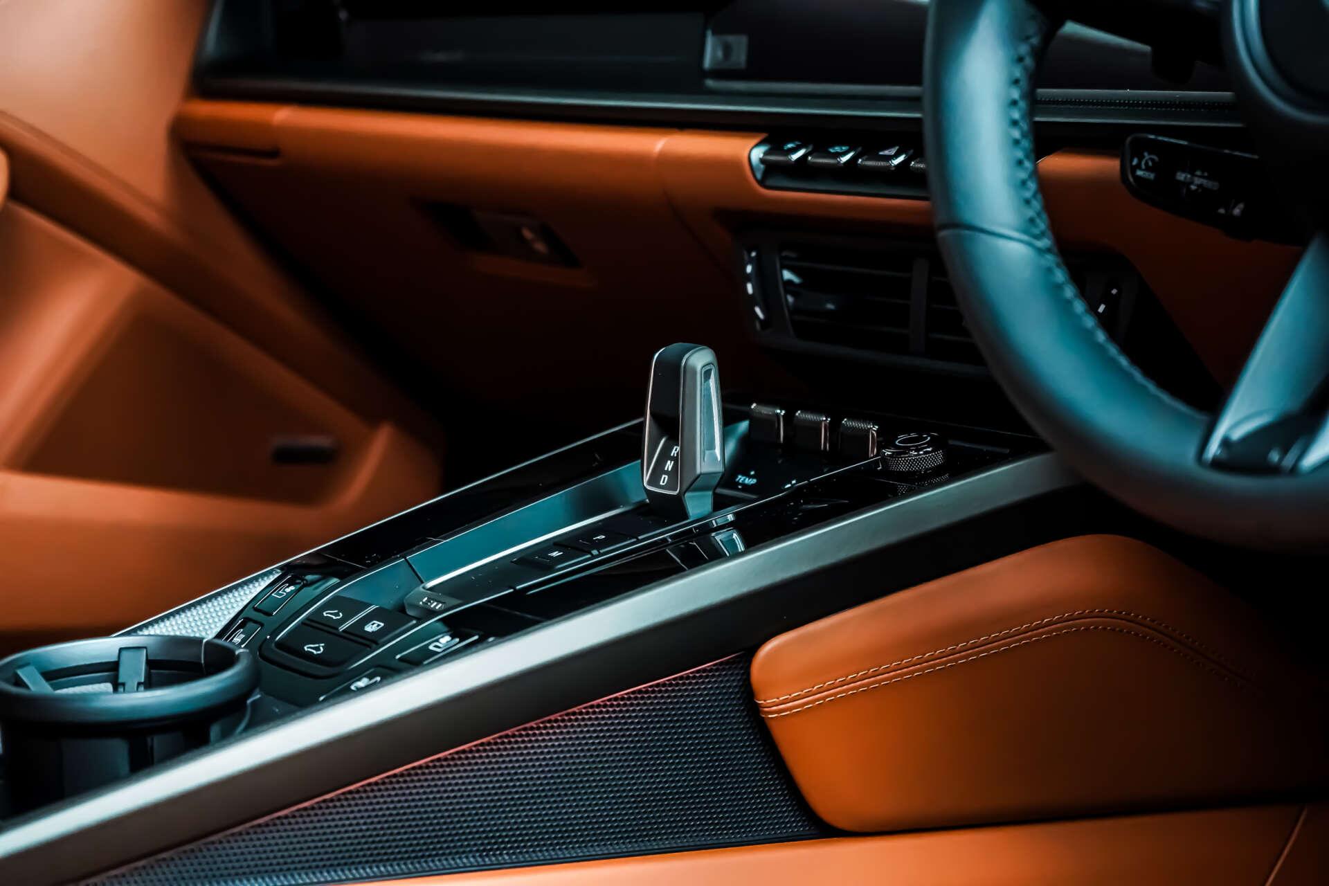 Porsche 911 view 26