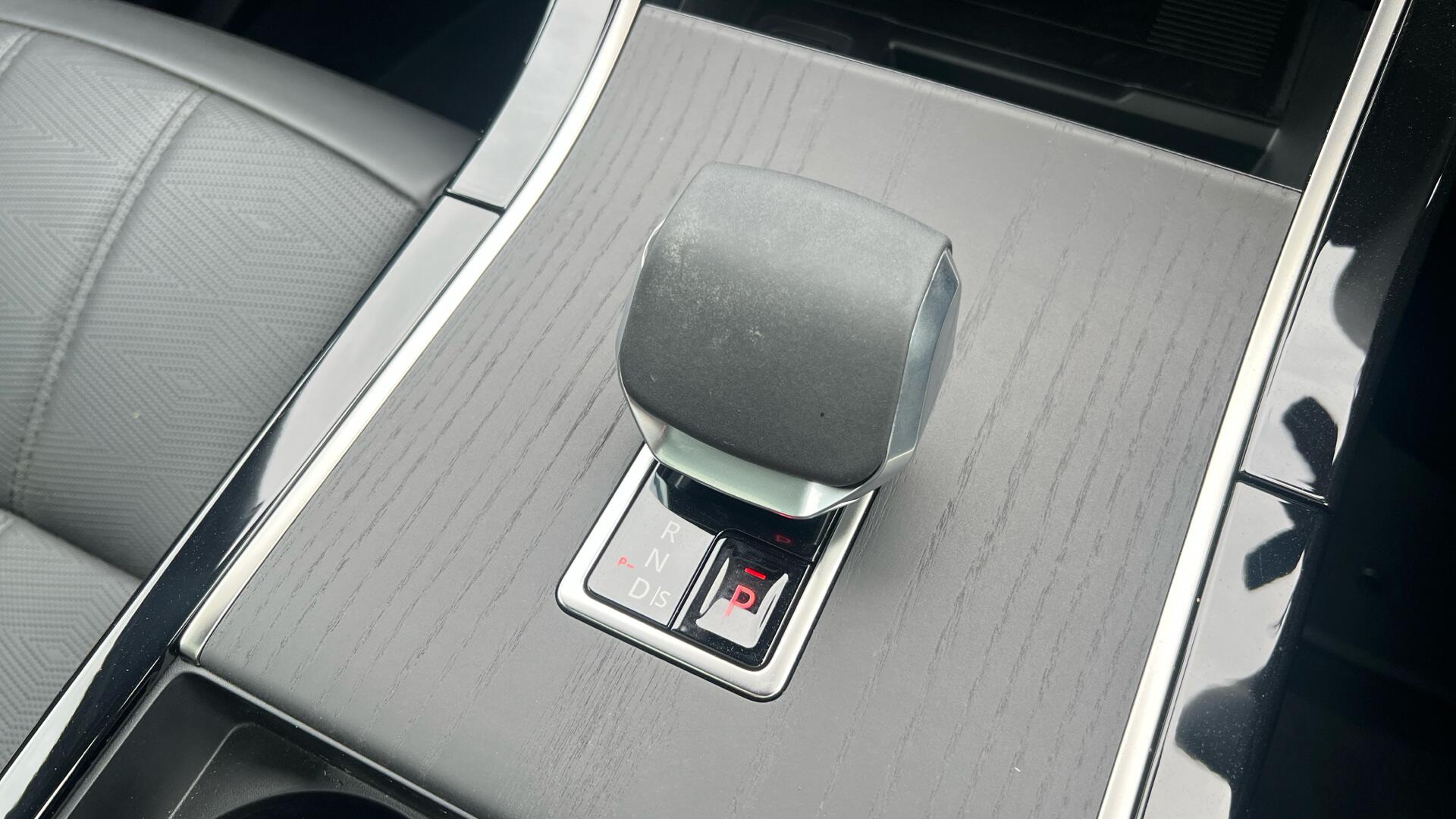 Land Rover Range Rover Evoque view 15