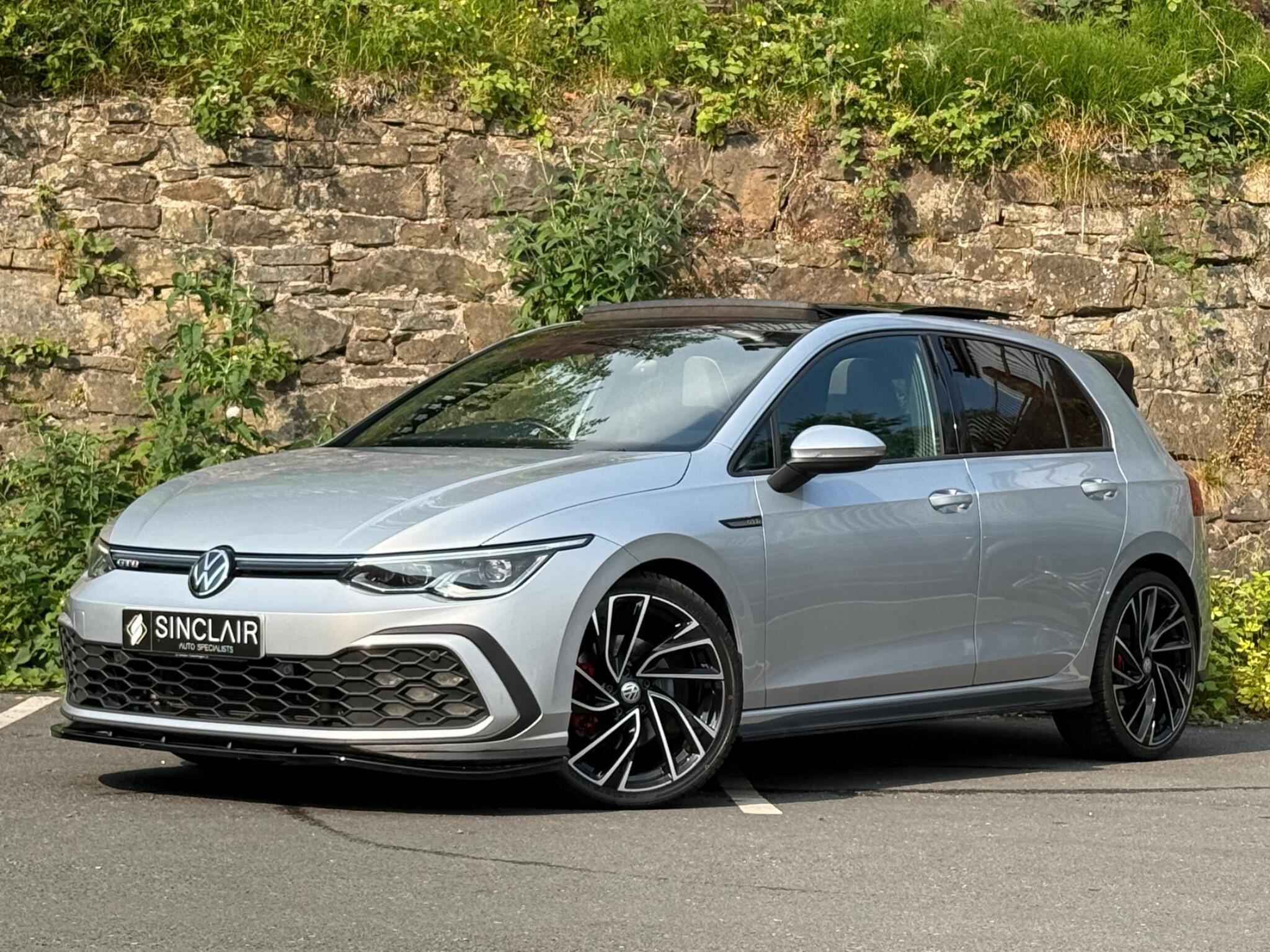 Volkswagen Golf view 3