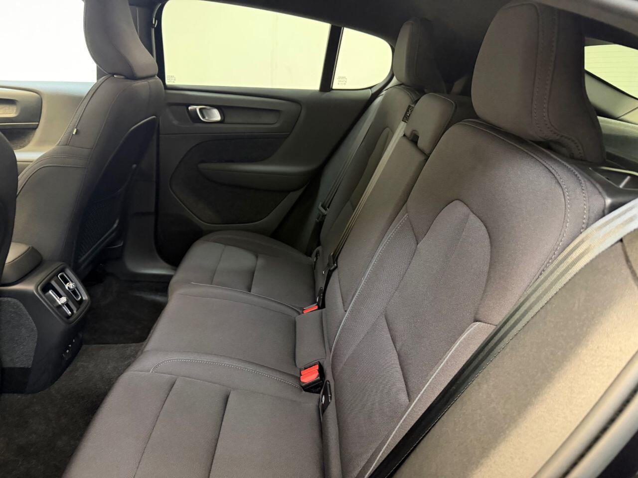 Volvo C40 view 70