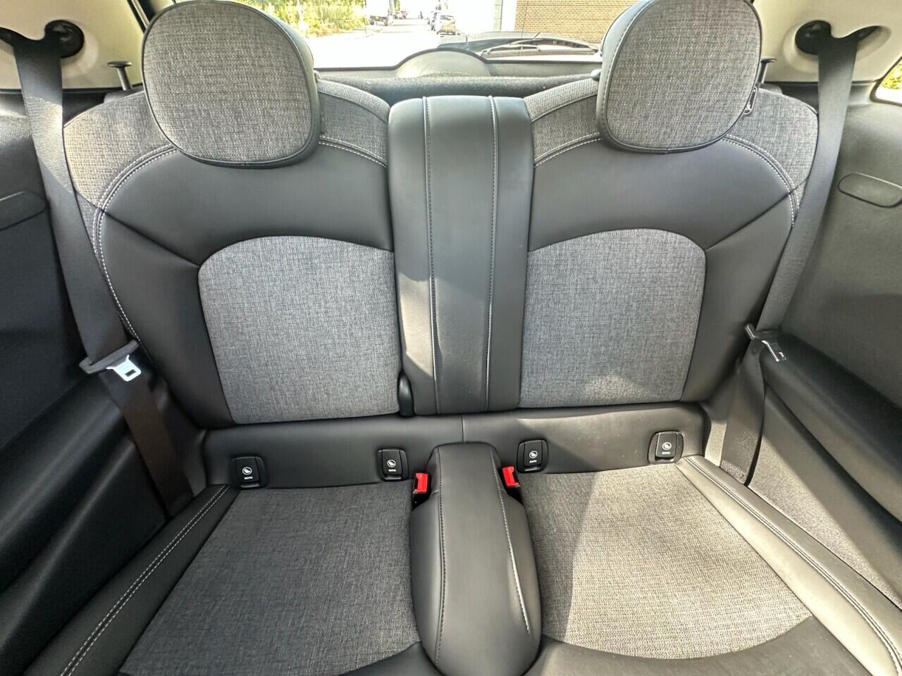Mini Hatch view 33