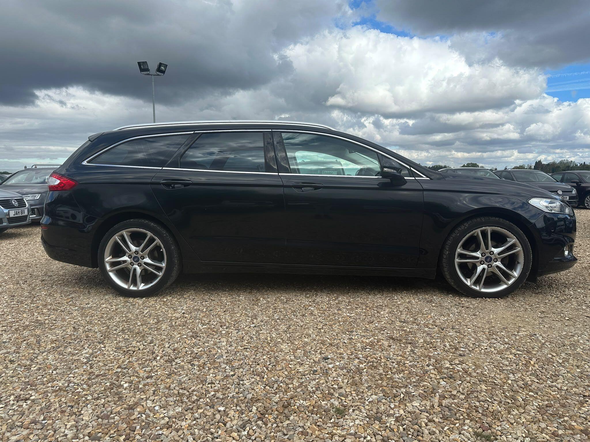 Ford Mondeo view 5