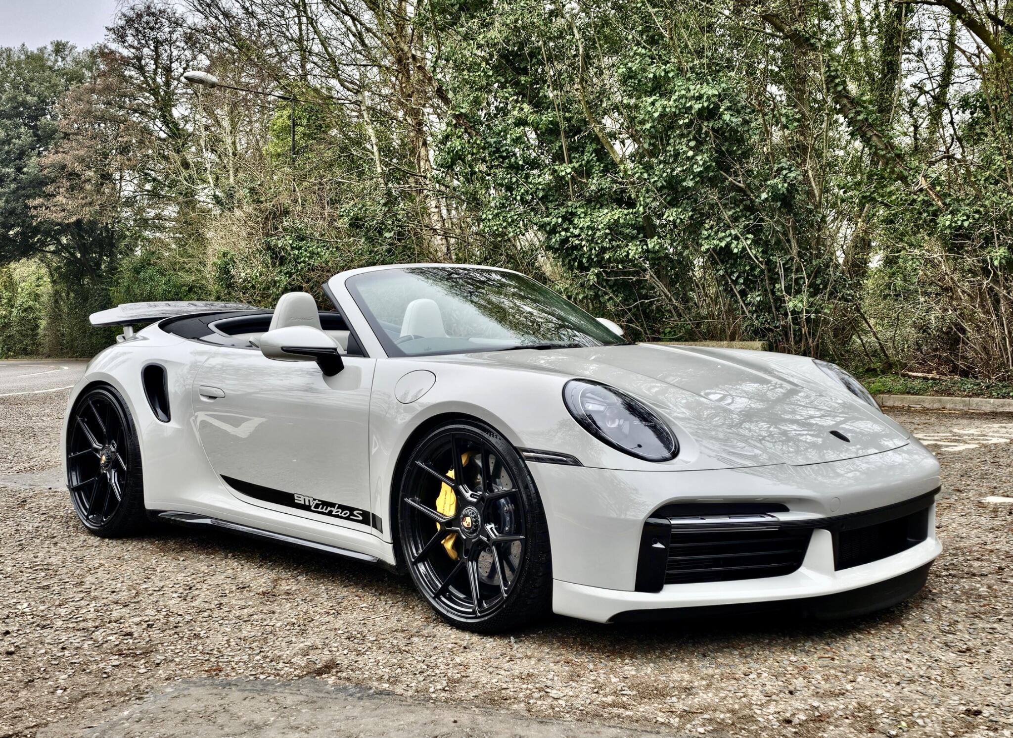Porsche 911 view 31