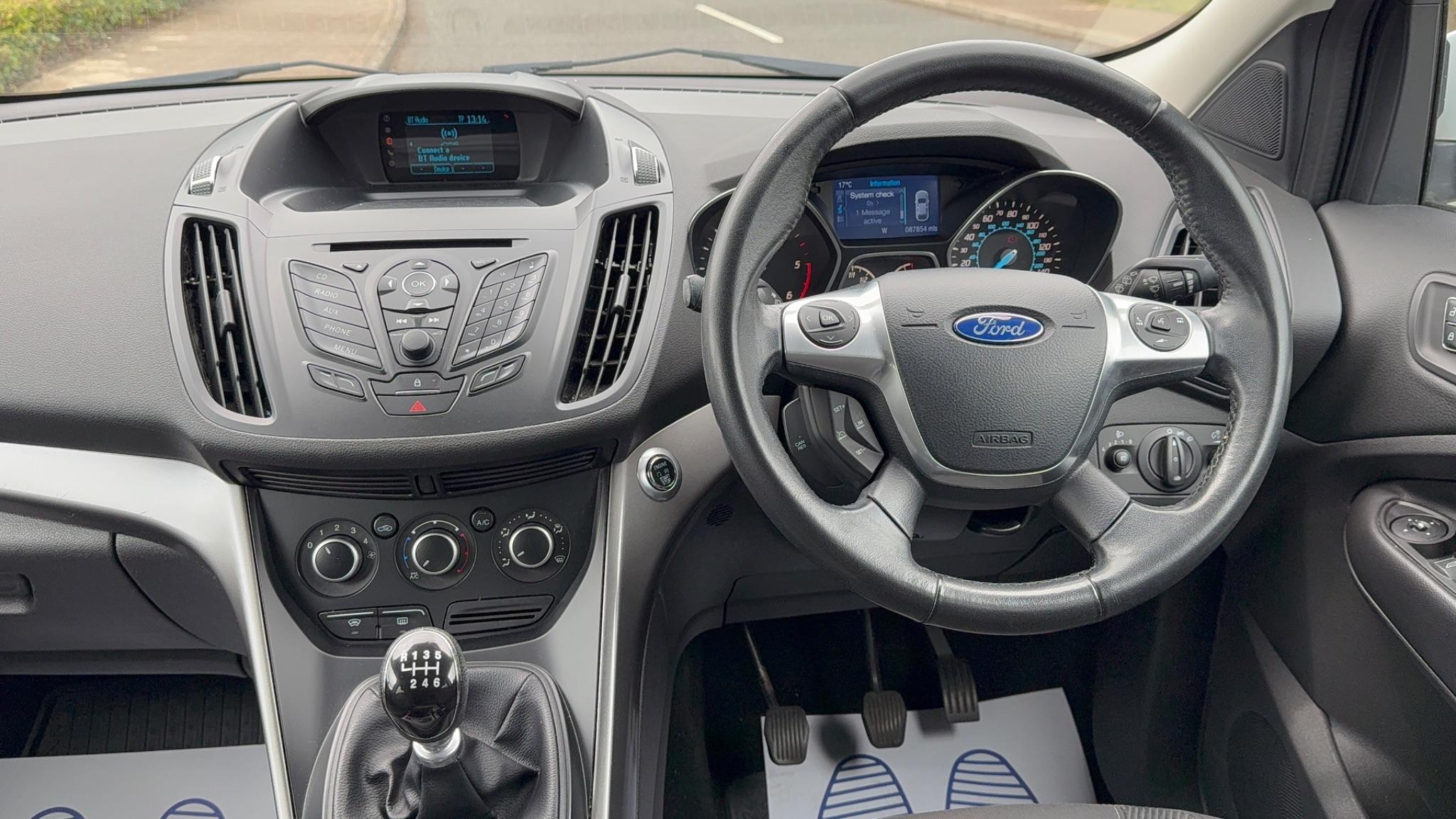 2014 Ford Kuga 2.0 TDCi Zetec AWD Euro 5 5dr • 87,800 miles image 39