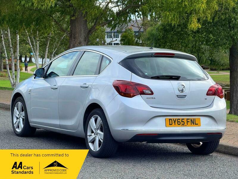 2015 Vauxhall Astra 1.6i SRi Euro 6 5dr • 60,200 miles image 4