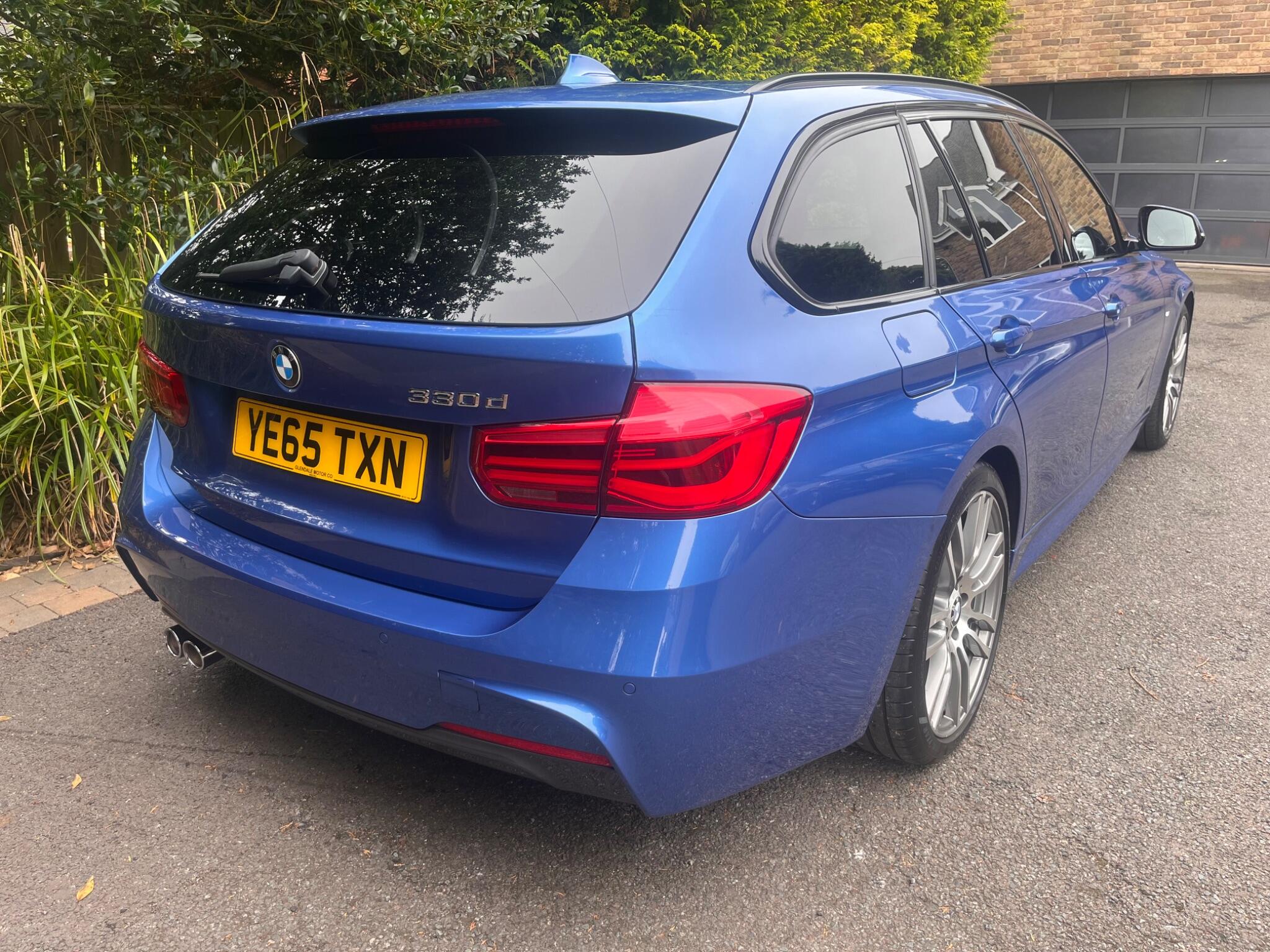 BMW 3 Series view 14
