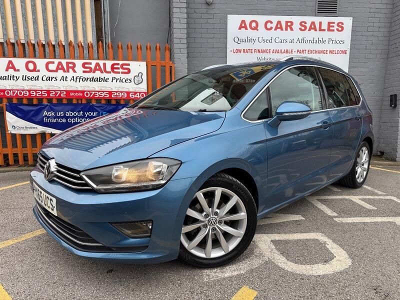 Volkswagen Golf SV view 3