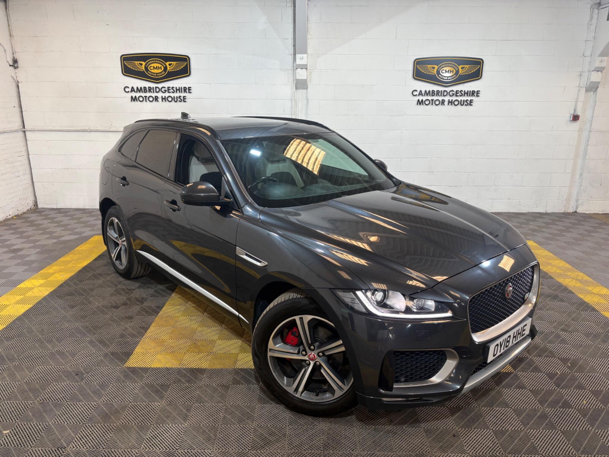 Jaguar F-Pace view 14