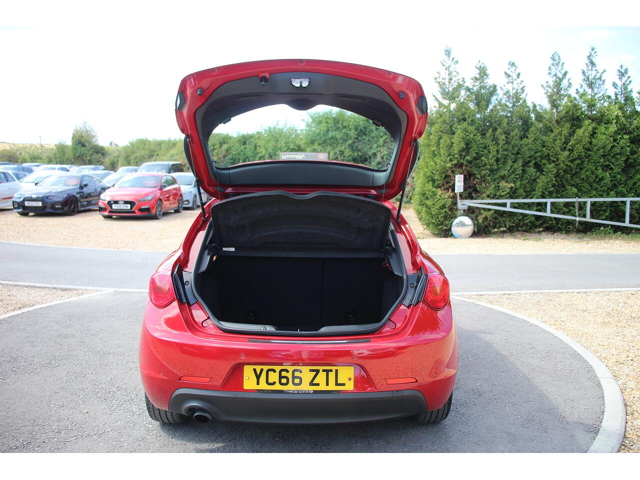 Alfa Romeo Giulietta view 39