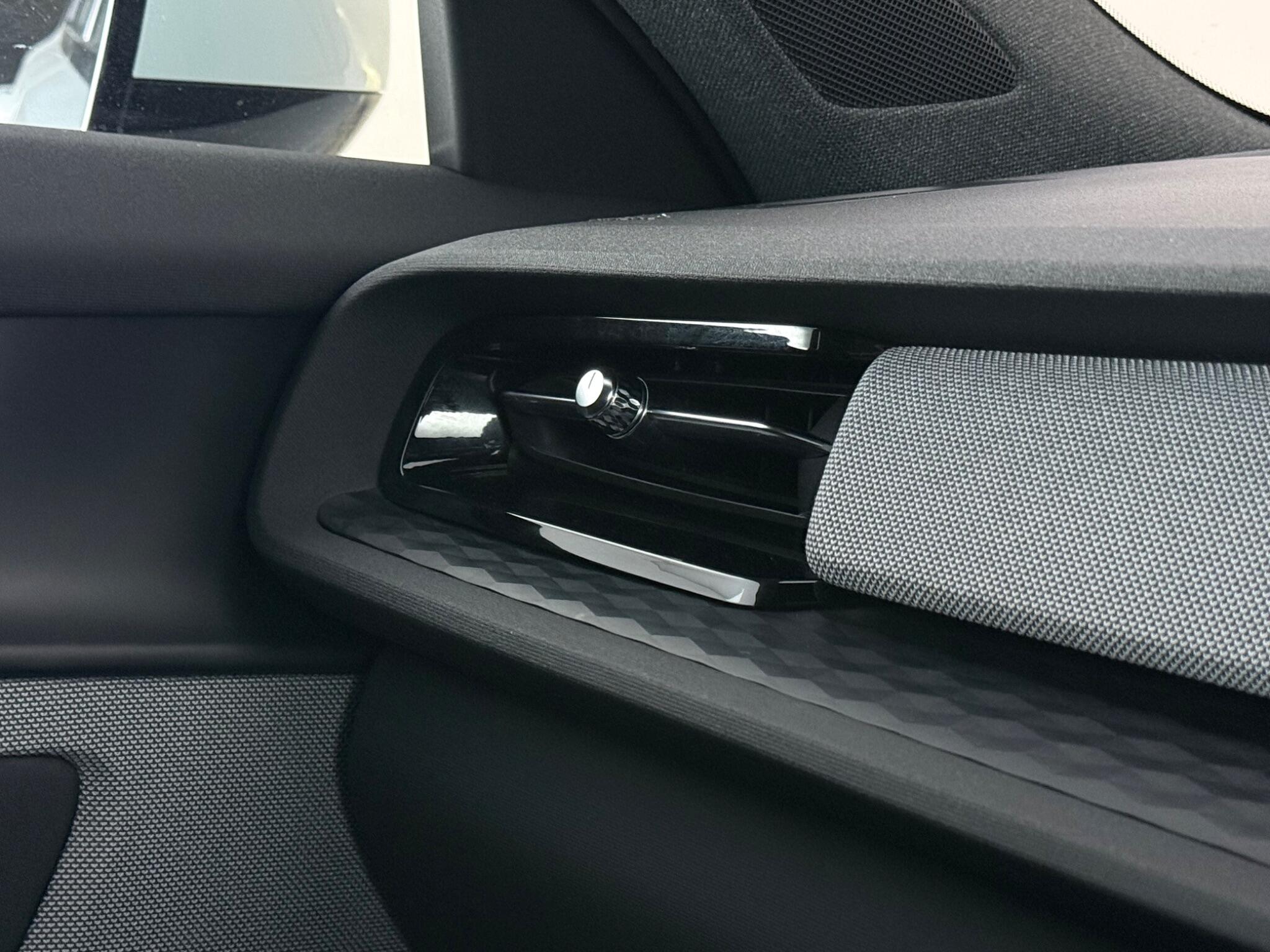 Polestar 2 view 22