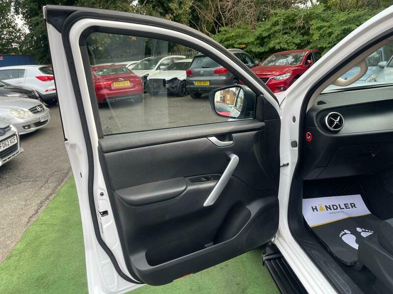 2019 Mercedes-Benz X Class 2.3 CDI Progressive Auto 4MATIC Euro 6 4dr • 72,145 miles image 32