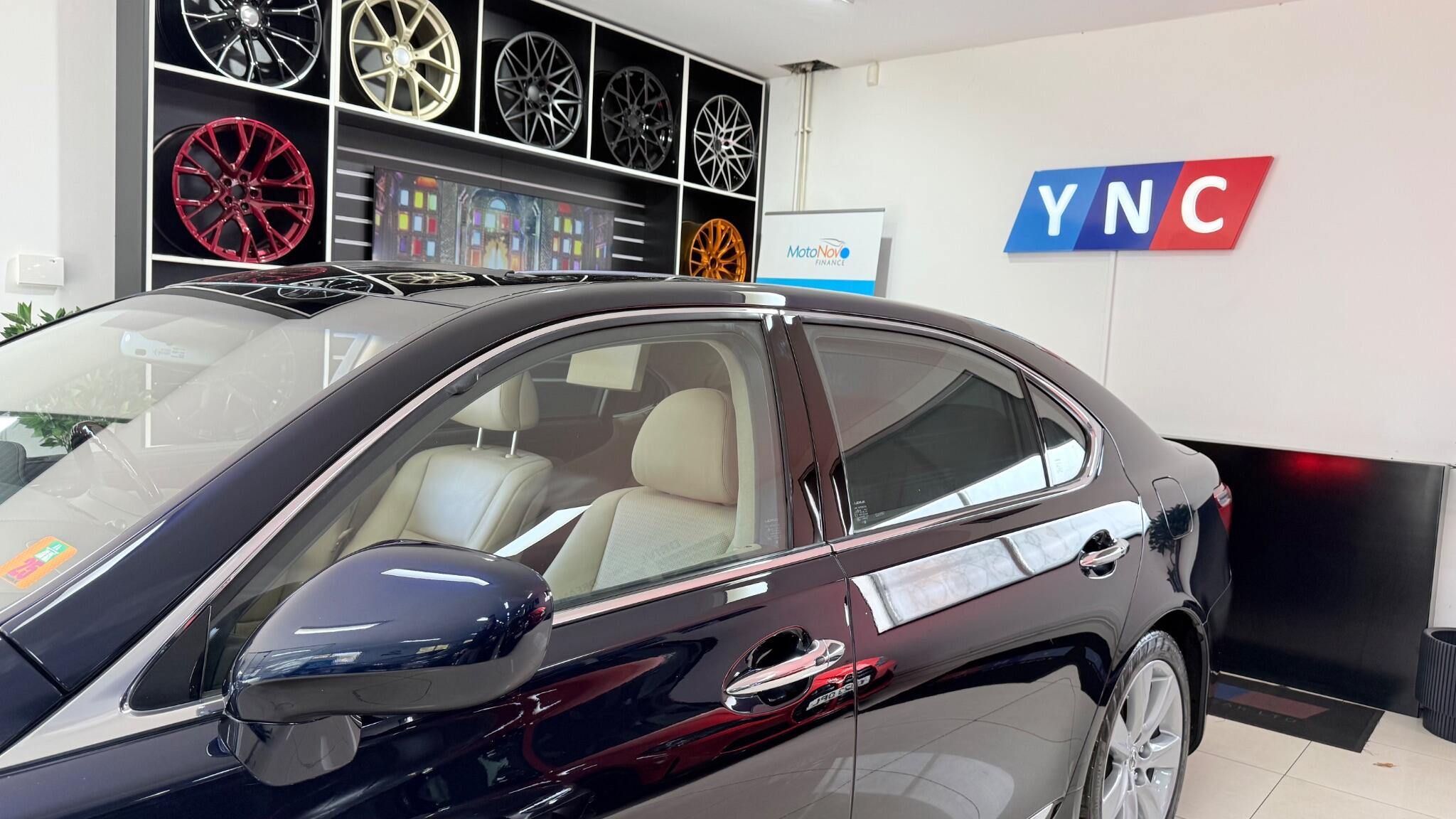 Lexus LS view 25