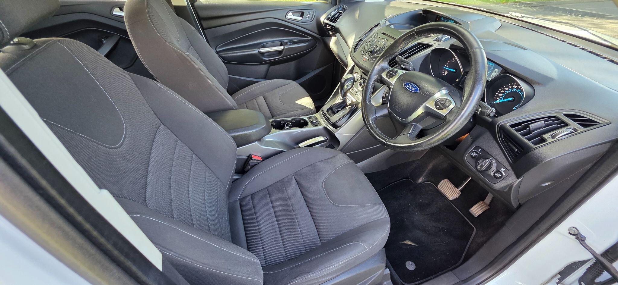 Ford Kuga view 25
