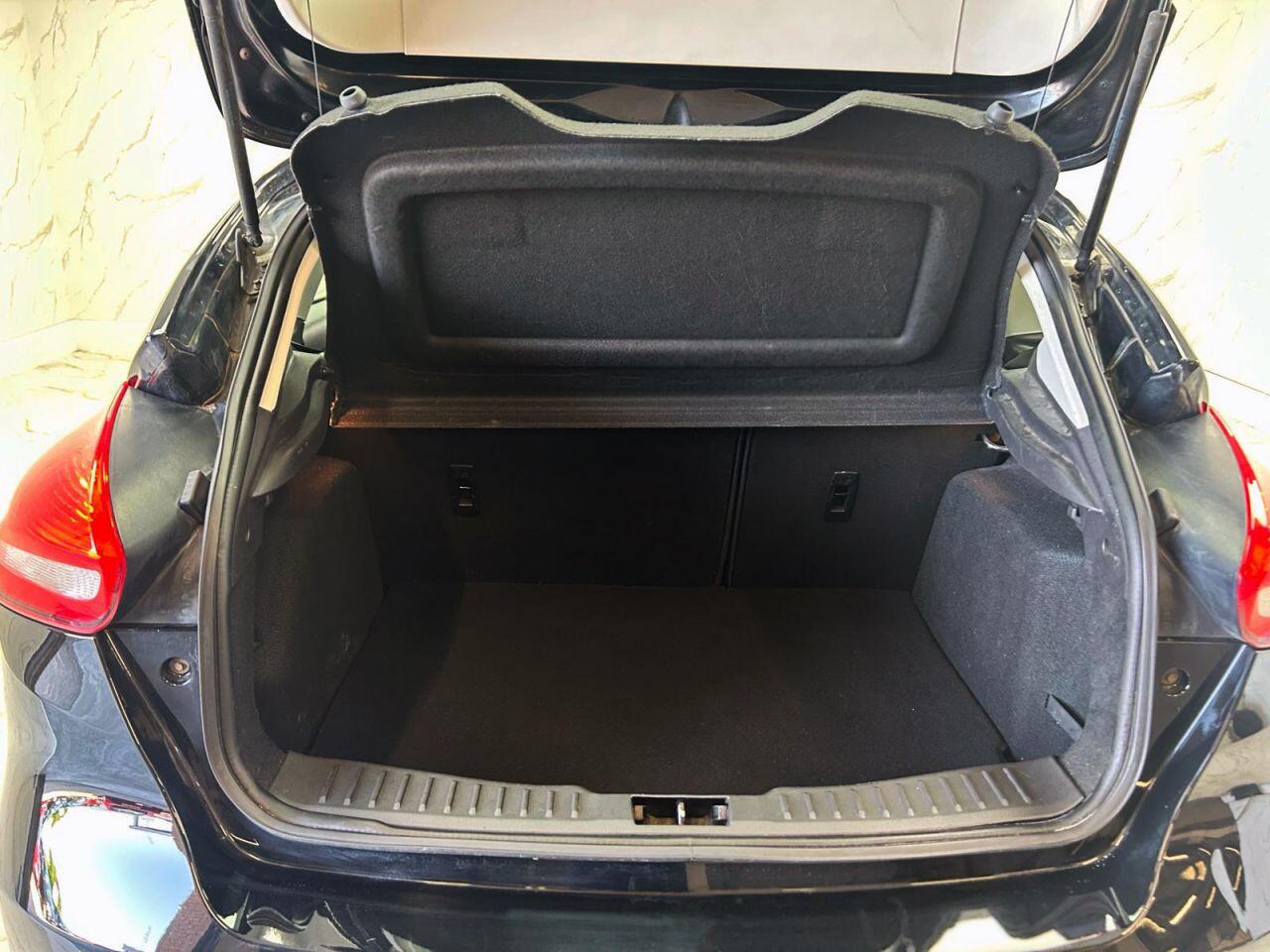 Ford Focus view 20