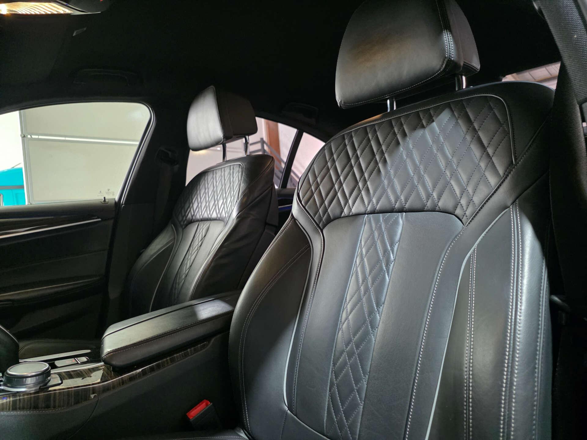 BMW 5 Series view 15