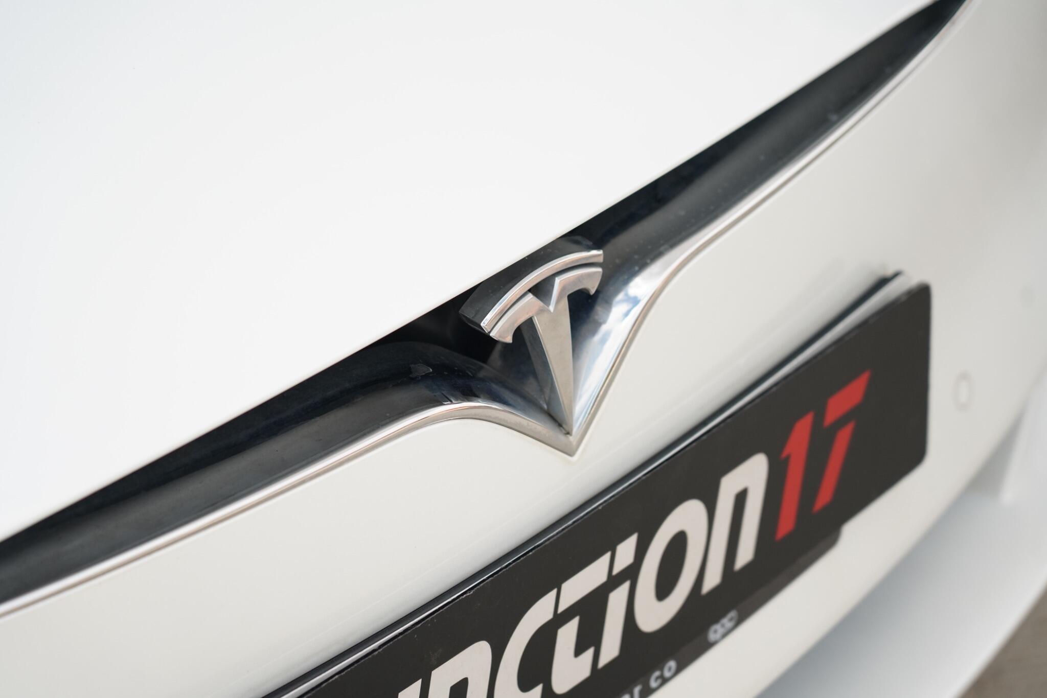 Tesla Model S view 27