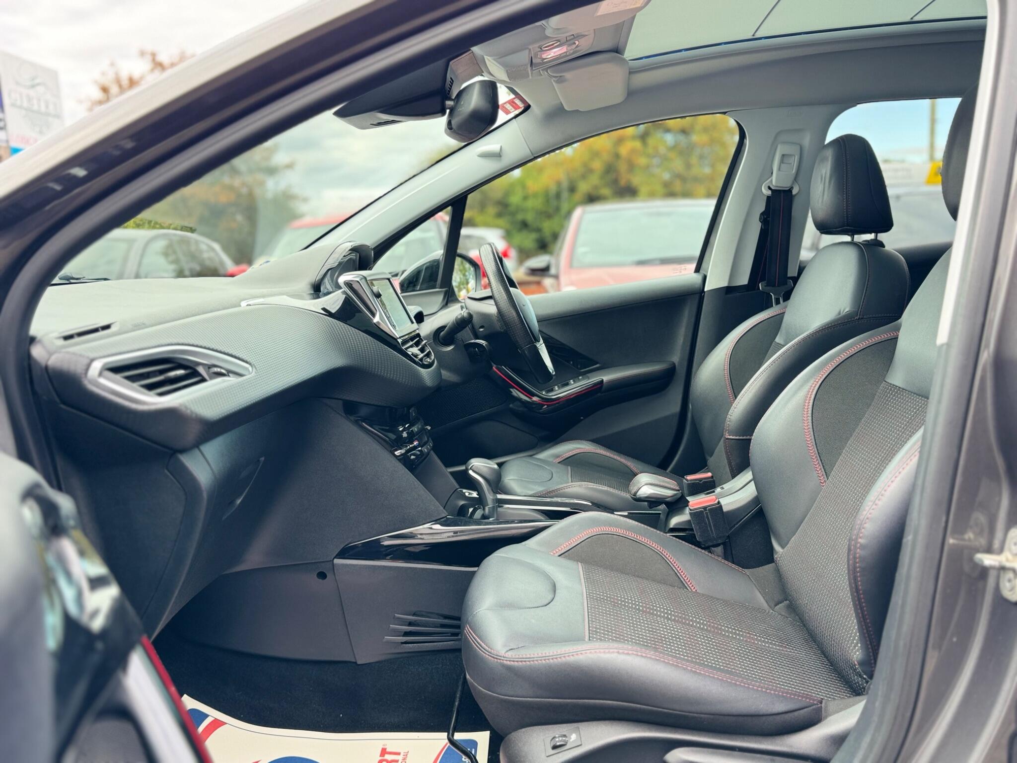 Peugeot 2008 view 16