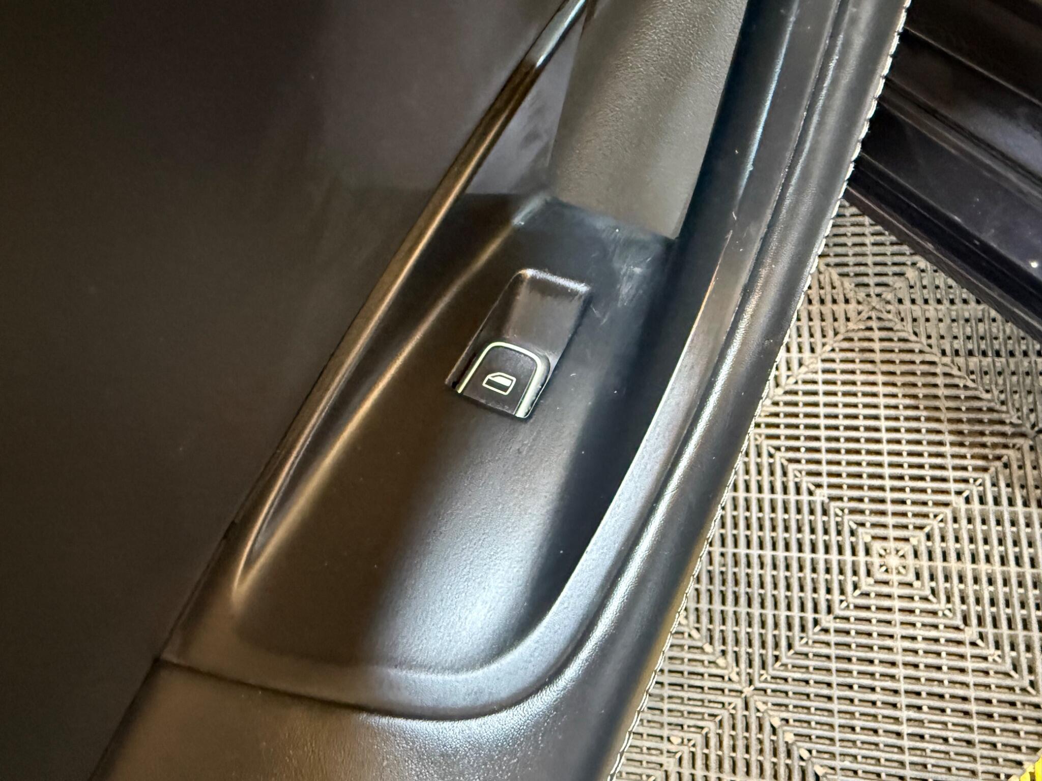 Audi RS6 view 37