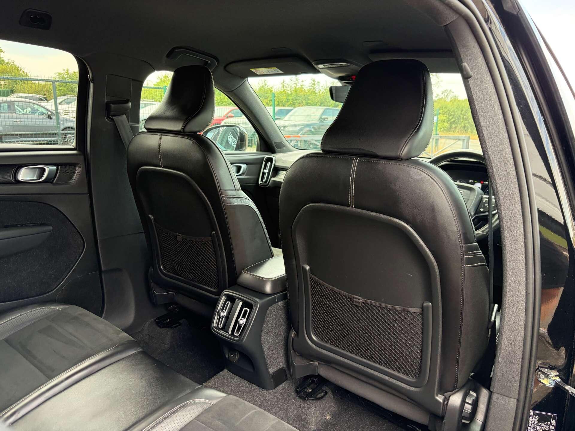 Volvo XC40 view 27