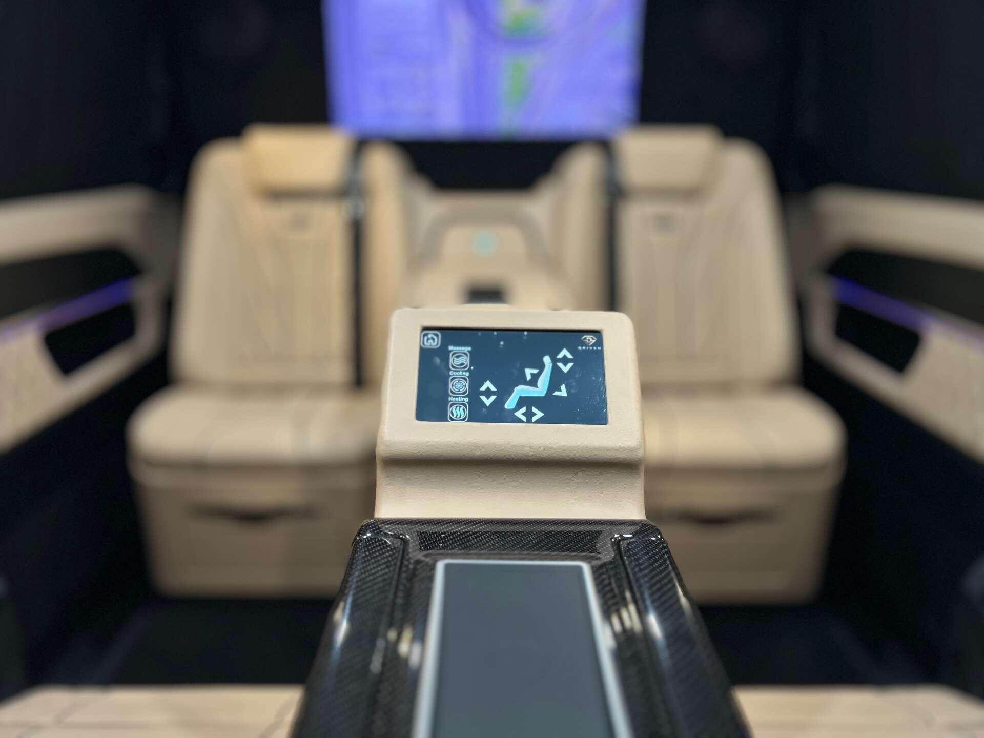 Mercedes-Benz V Class view 26