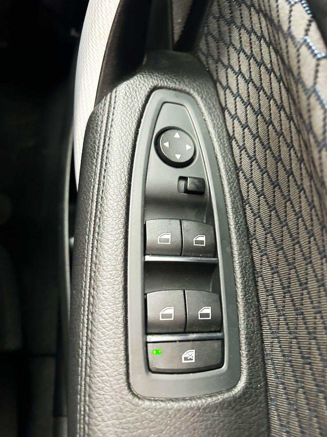 BMW 1 Series view 21