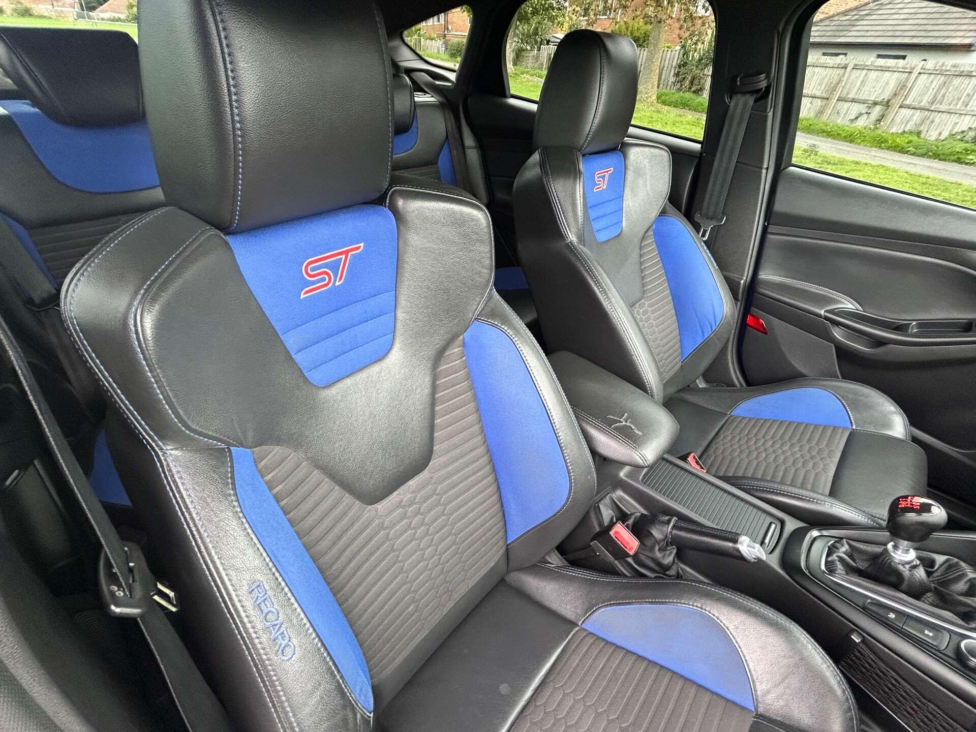 Ford Focus view 35