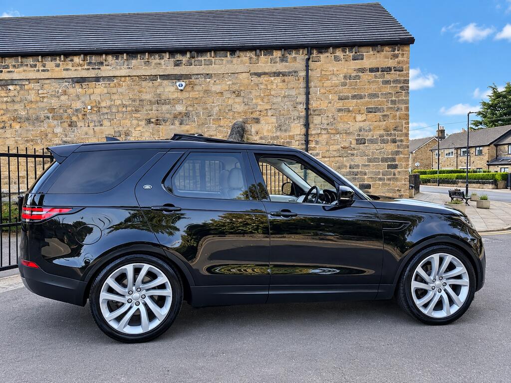 Land Rover Discovery view 8