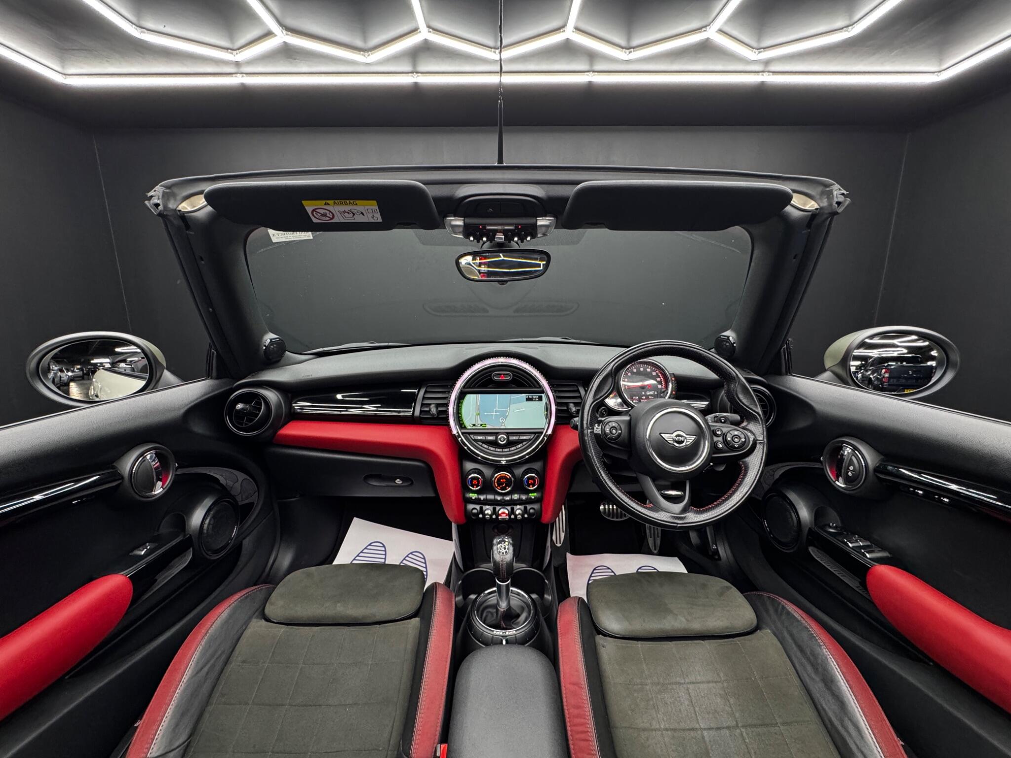 Mini Convertible view 15
