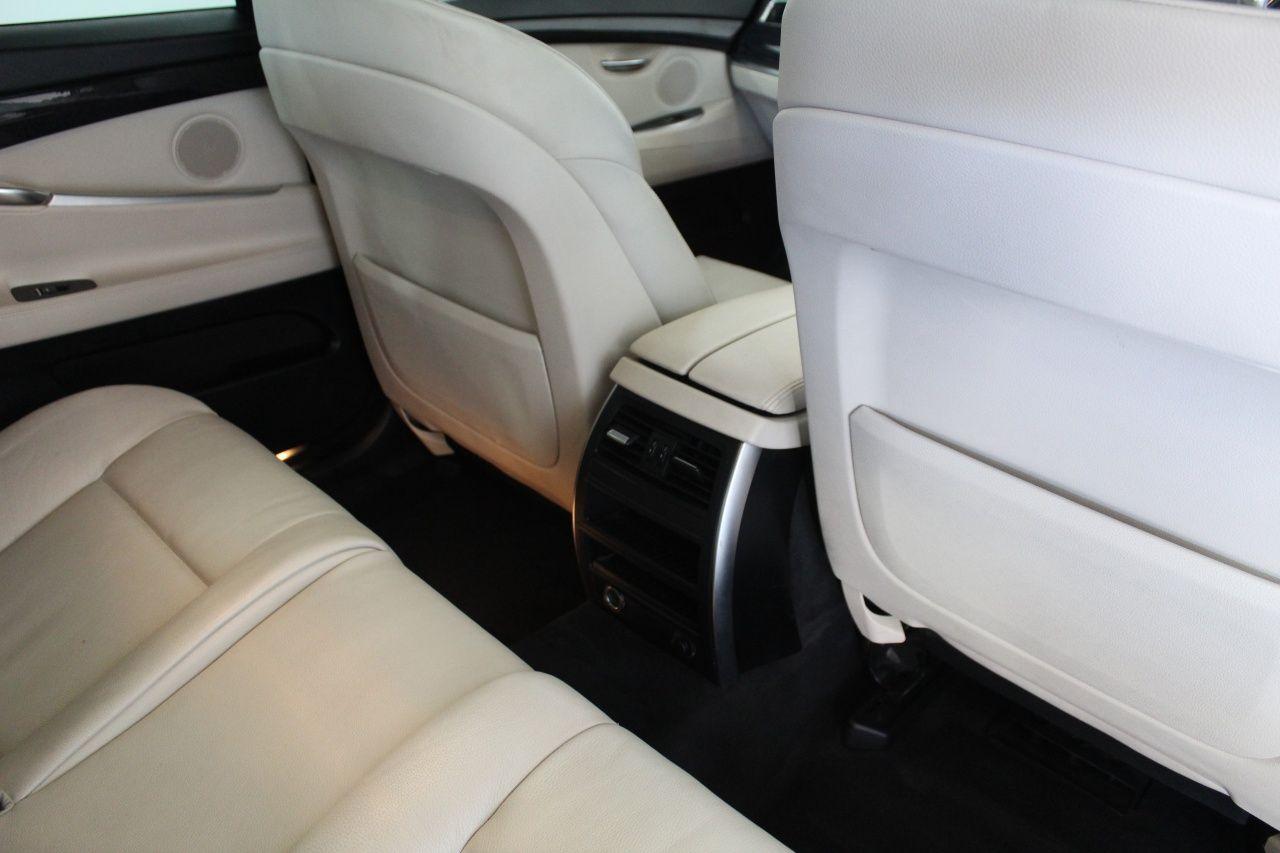 BMW 5 Series view 57