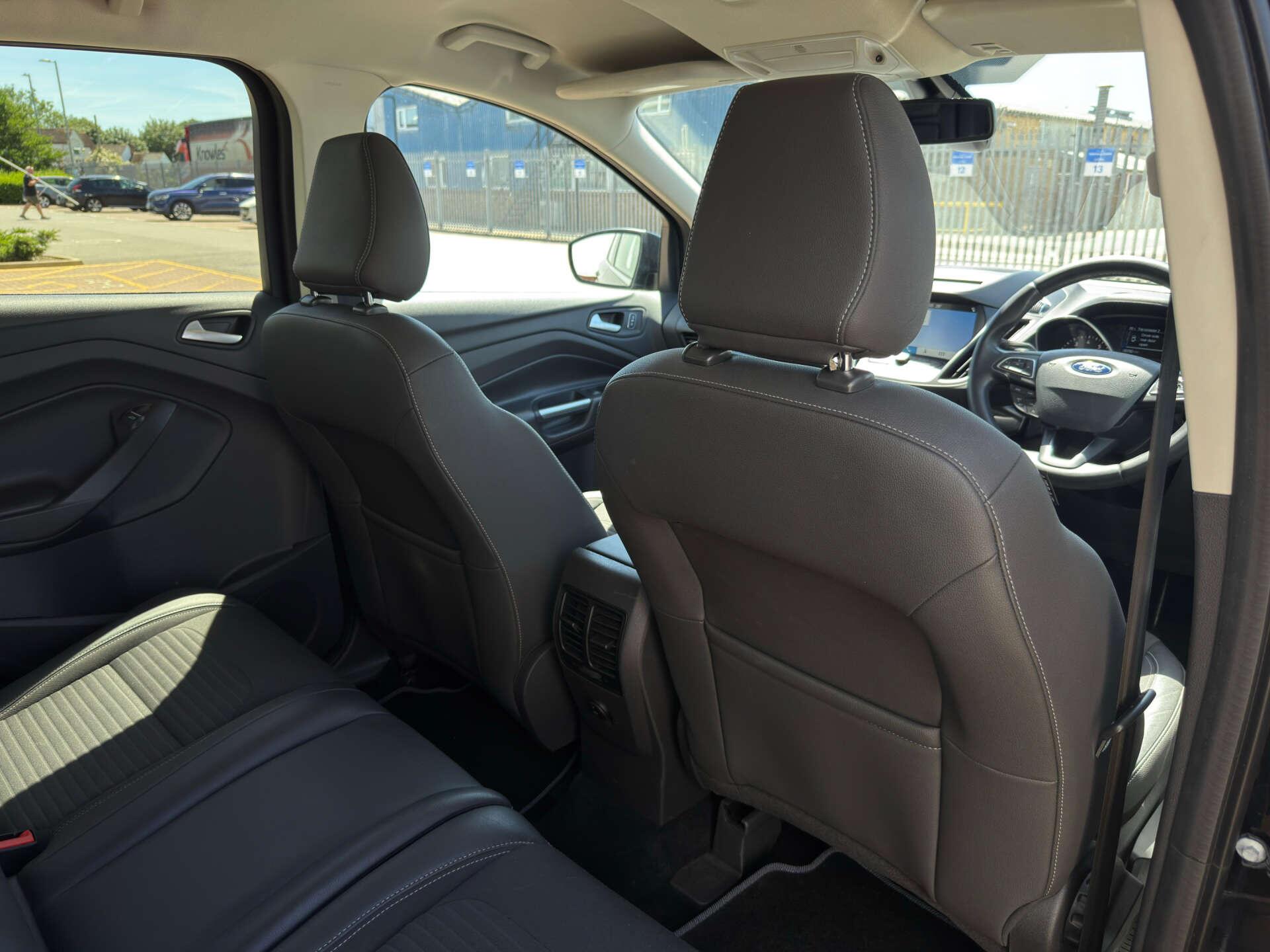 Ford Kuga view 25