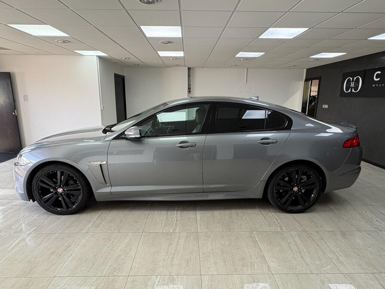 Jaguar XF view 6