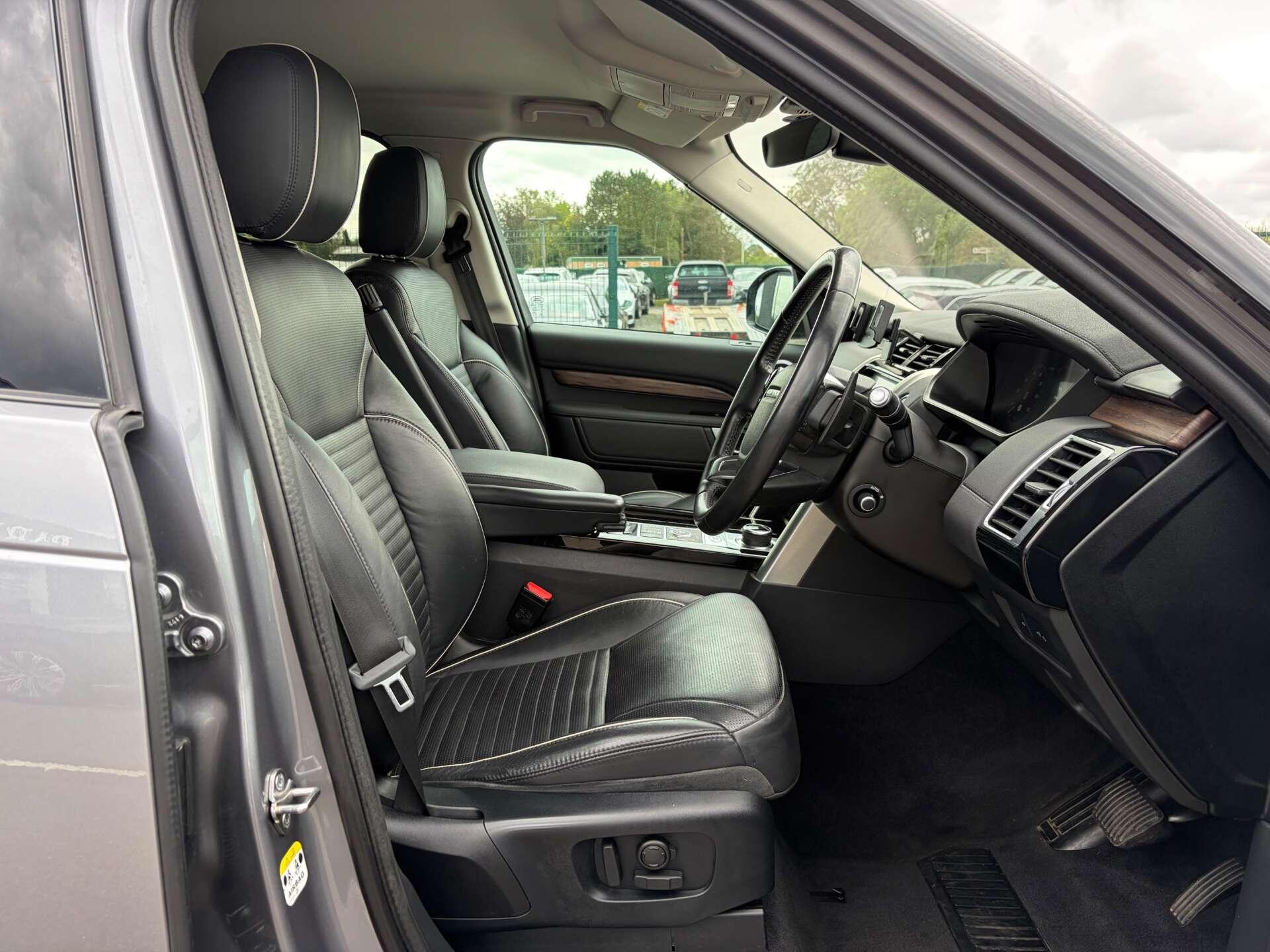 Land Rover Discovery 3 view 36