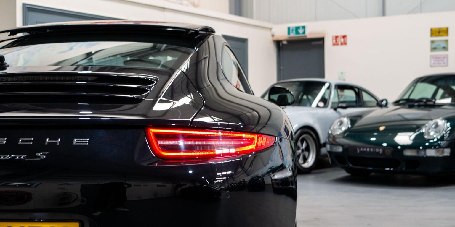 Porsche 911 view 43