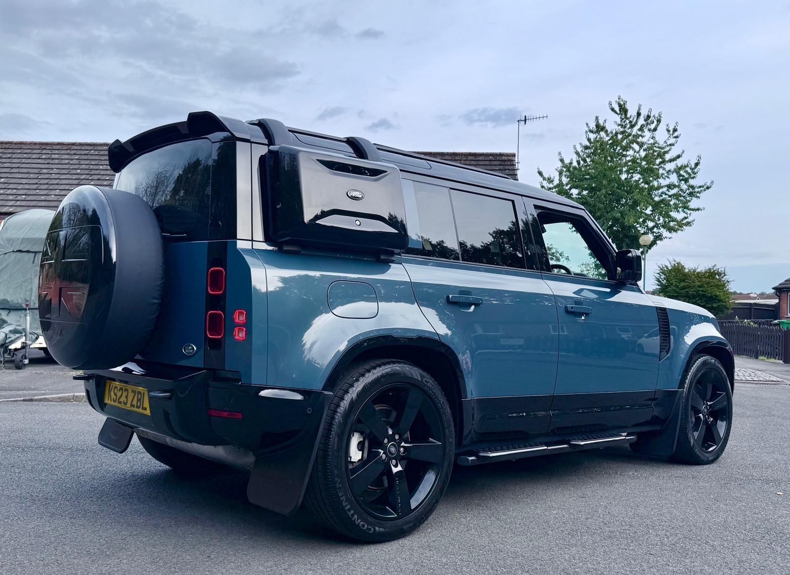 Land Rover Defender view 83