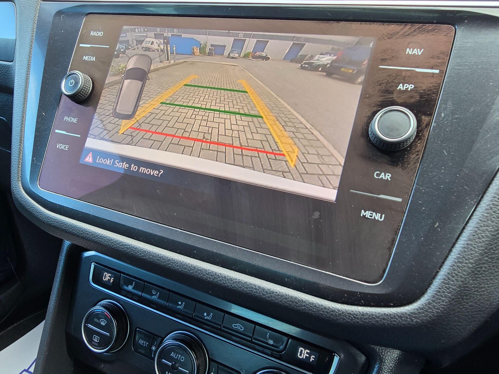 Volkswagen Tiguan view 21