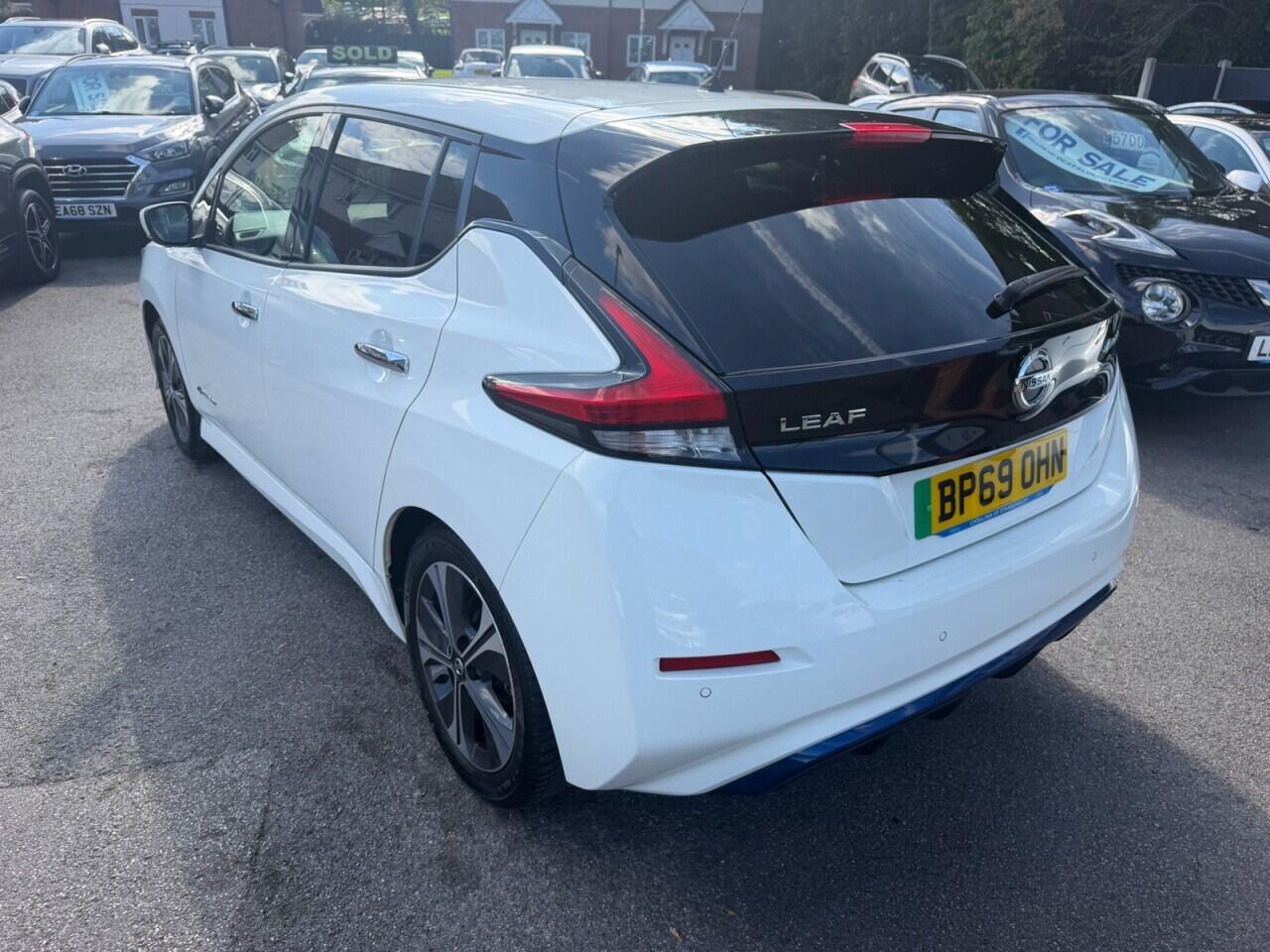 Nissan Leaf view 17