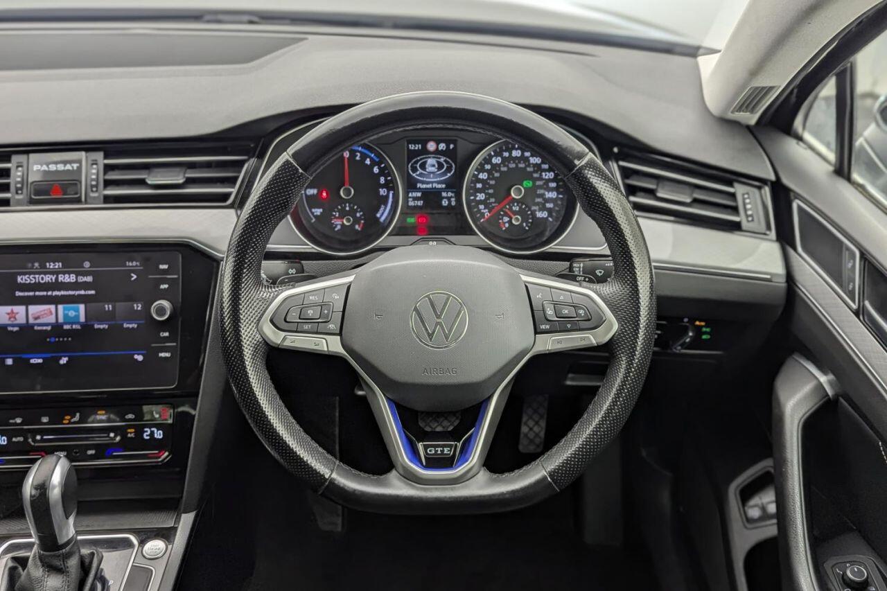 Volkswagen Passat view 31