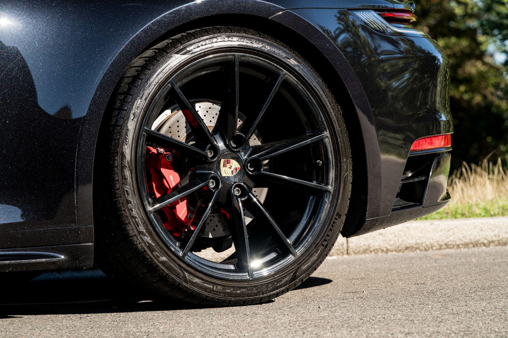 Porsche 911 view 18