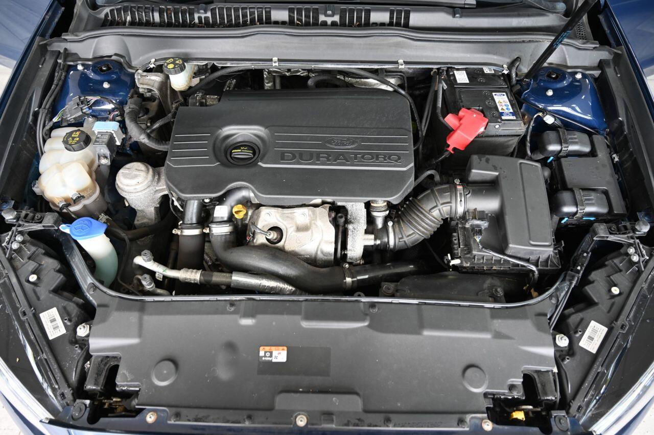 Ford Mondeo view 42