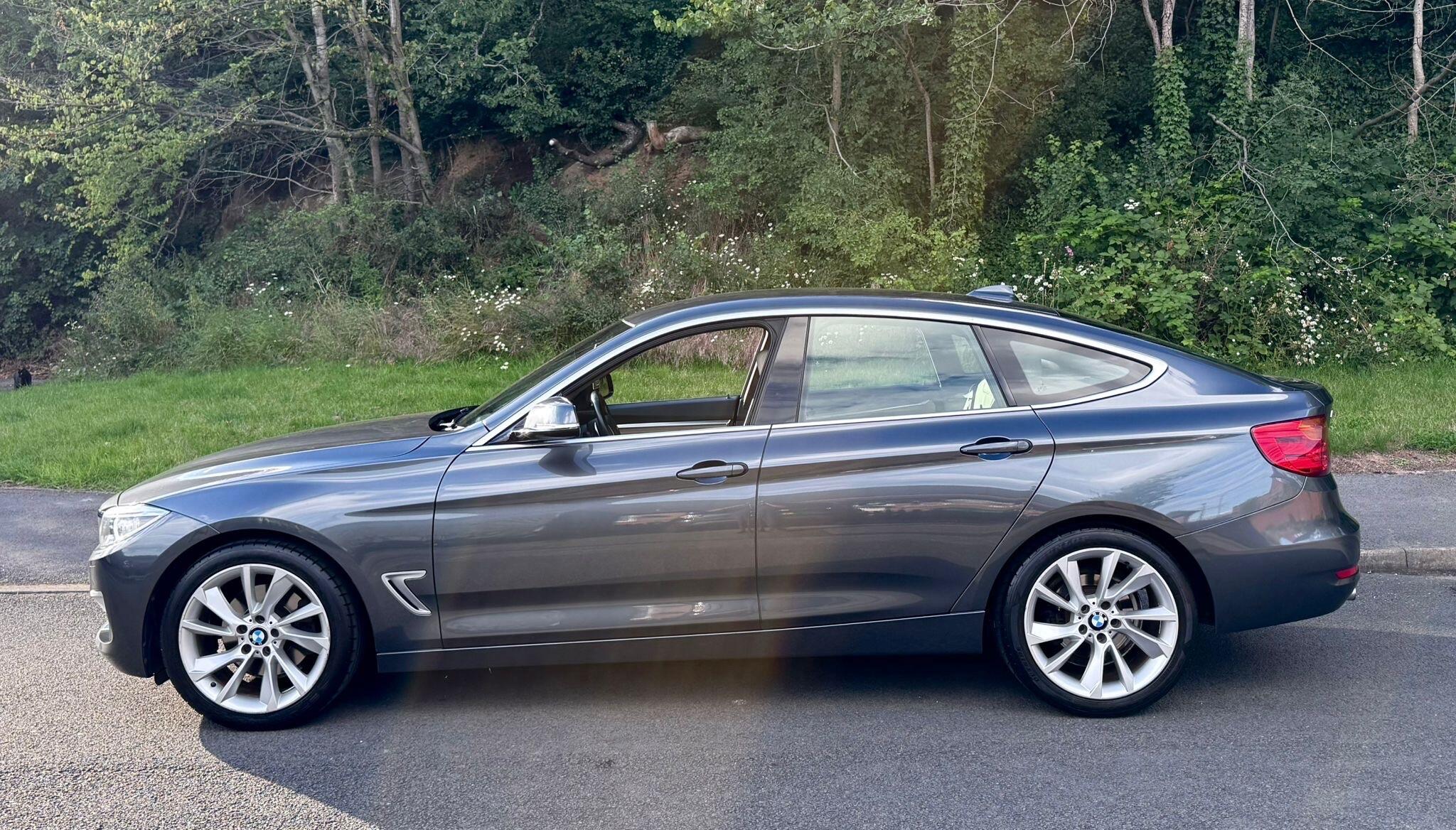 BMW 3 Series view 3
